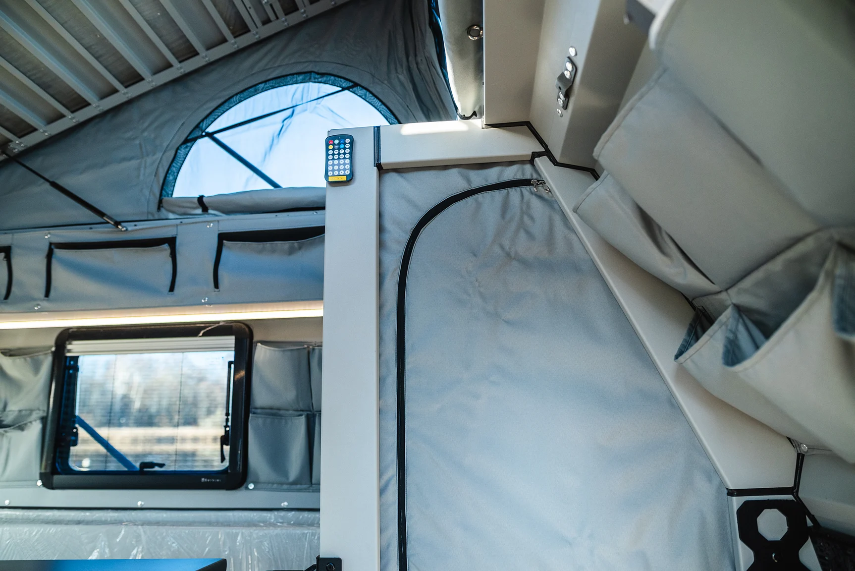 Interior image of 2025 Northea Trailer Expedition Crawler 458i Offgrid-Camper (15)