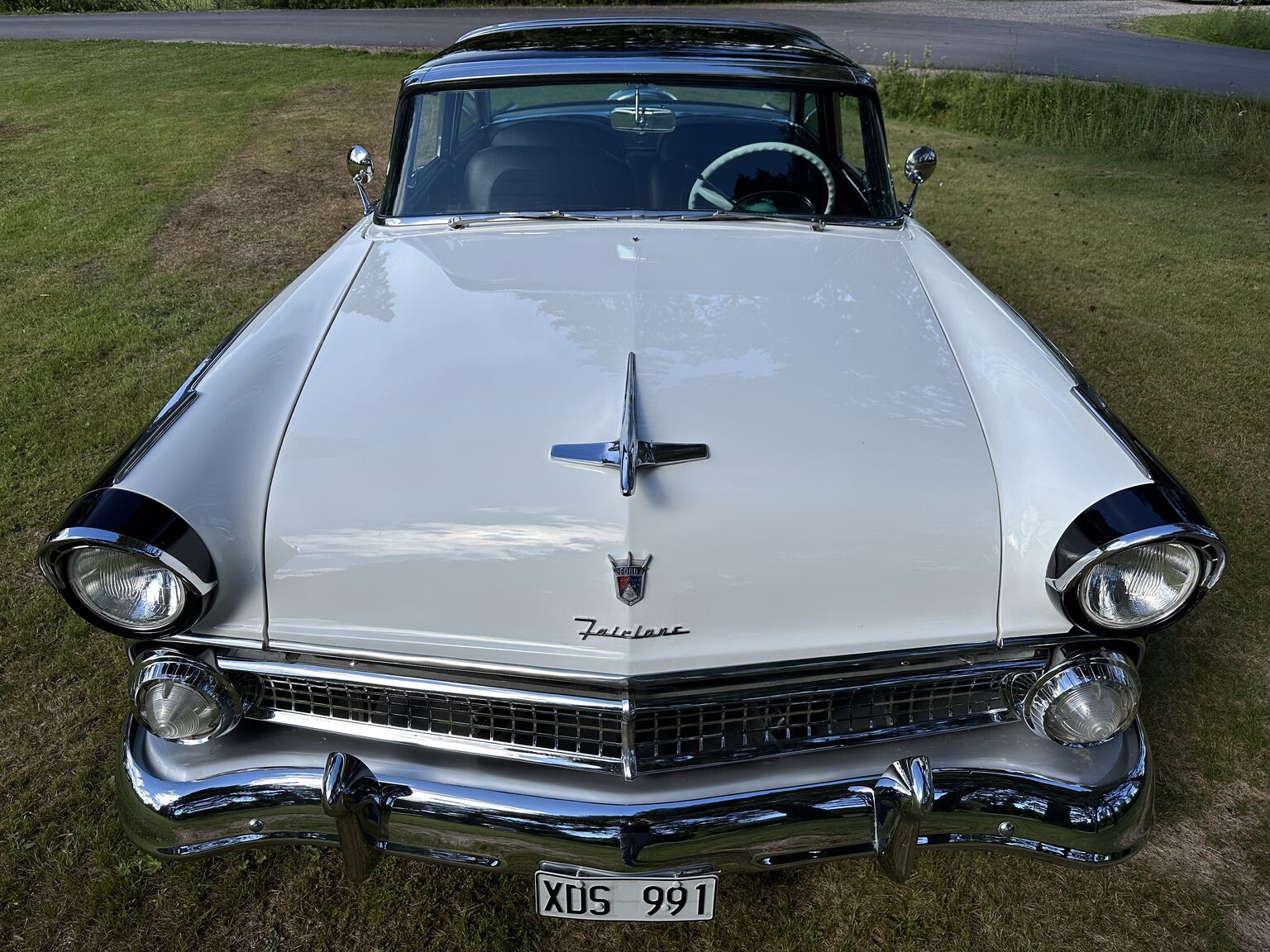 Exteriörbild på 1955 Ford Fairlane Crown Victoria