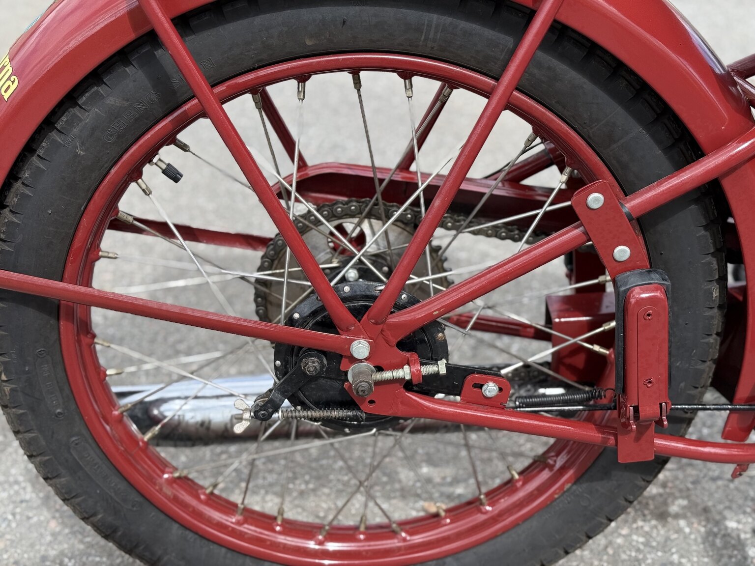 Image of 1953 Huskvarna Modell 30 mechanics