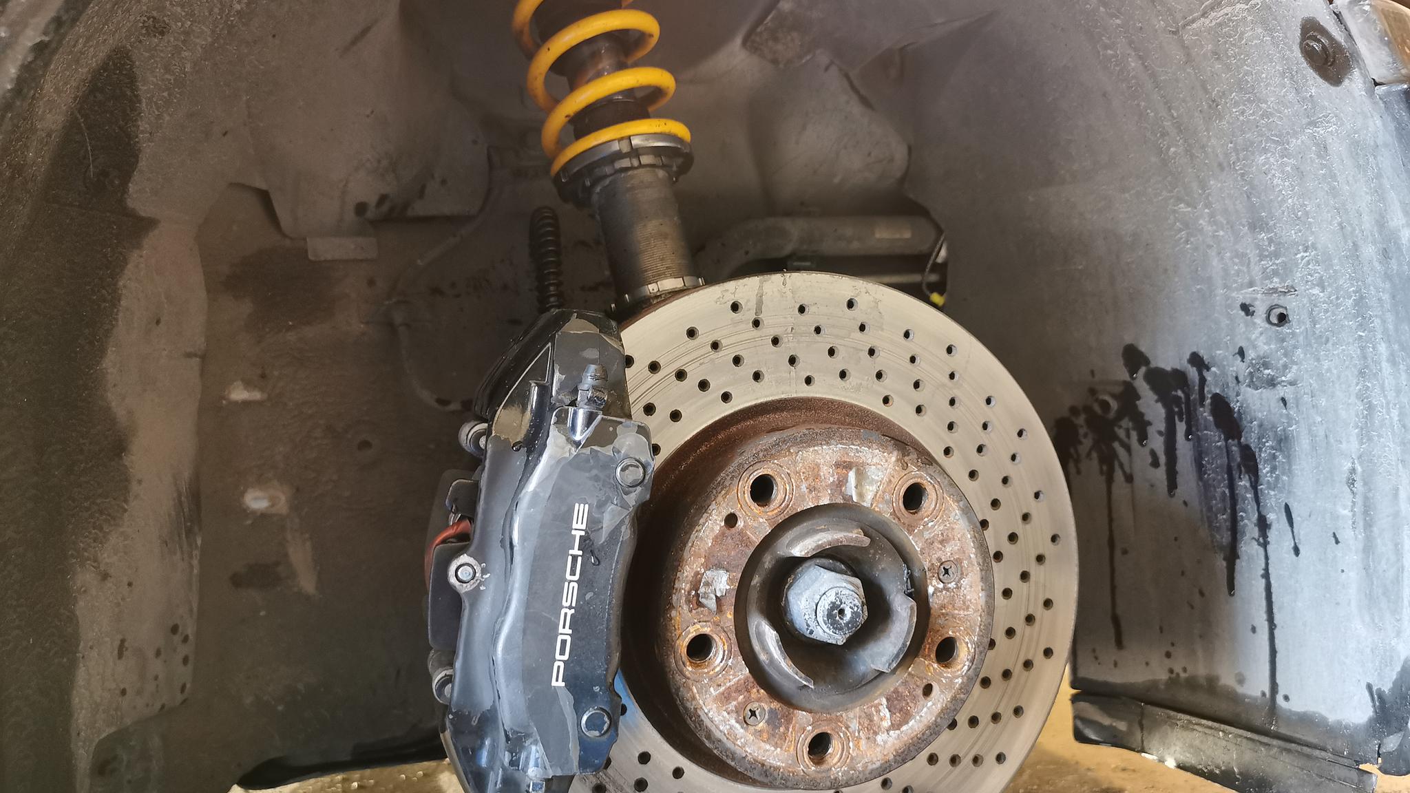 Image of 1998 Porsche 996 Carrera 2 “Clubsport” mechanics