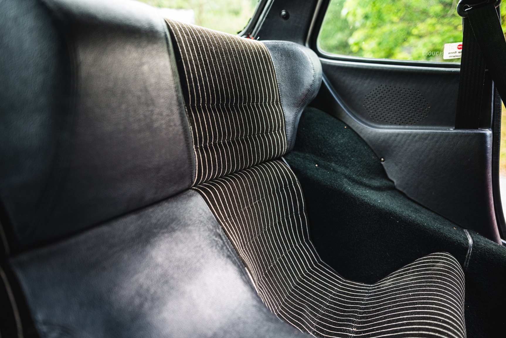 Interior image of 1988 Porsche 944