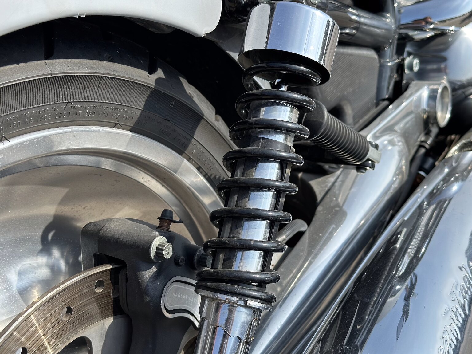 Image of 2004 Harley-Davidson V-Rod mechanics