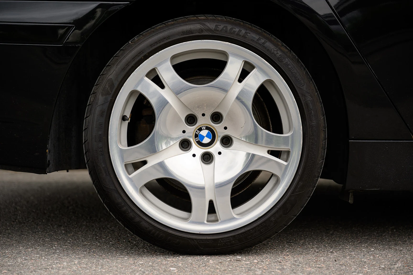 Aussenfoto 2001 BMW 745i (26)