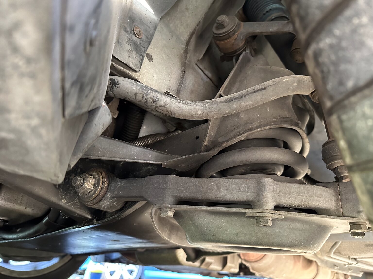 Image of 2003 Aston Martin DB7 mechanics