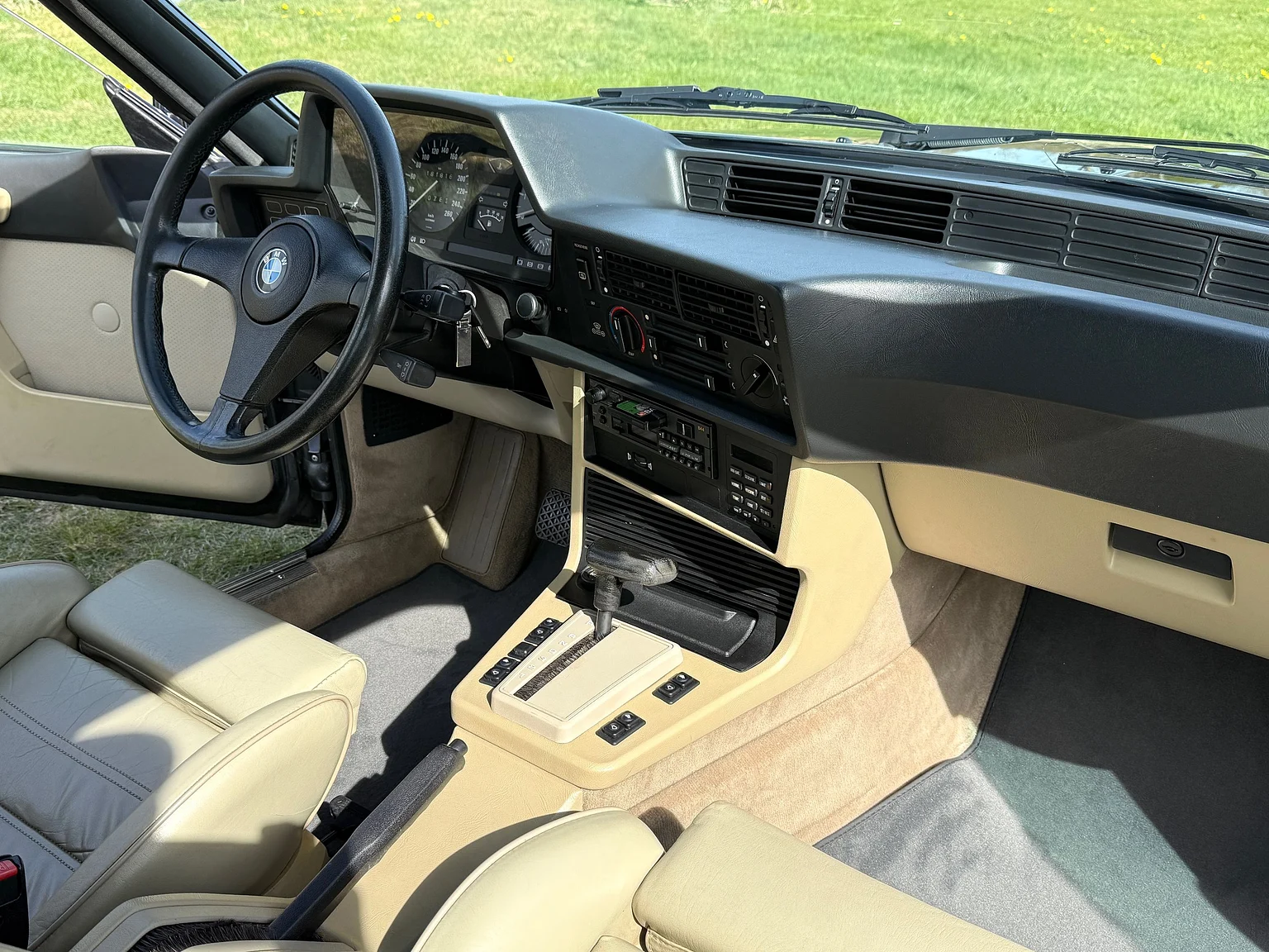 Interior image of 1985 BMW 635 CSiA (E24) (50)