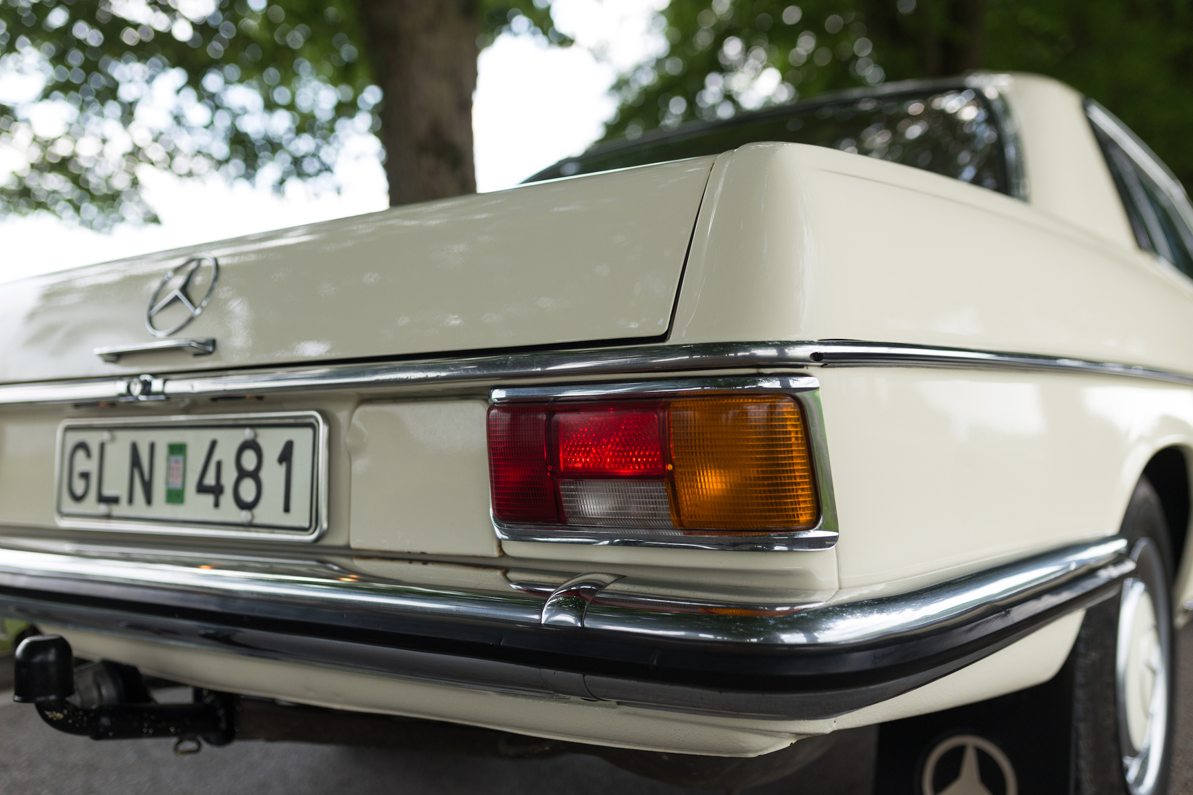 Exteriörbild på 1971 Mercedes 250 C