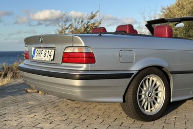 Exterior image of 1993 BMW 325 I CABRIO 