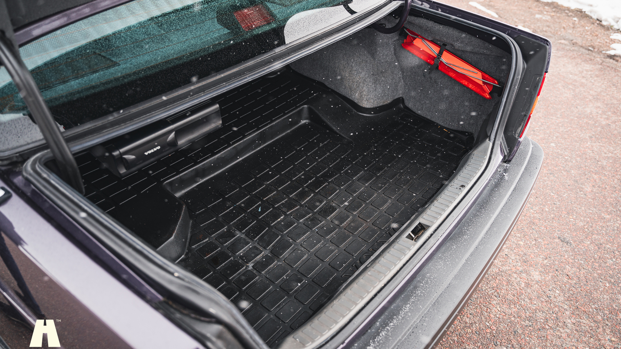 Interior image of 1995 Volvo 940 SE