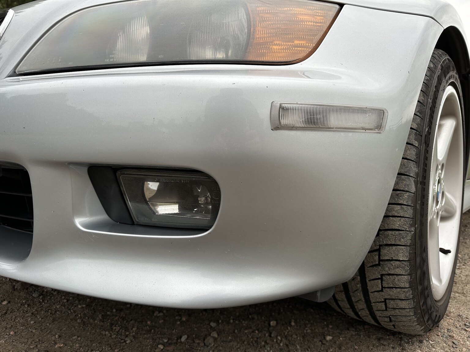 Exterior image of 1997 BMW Z3 2.8 Roadster