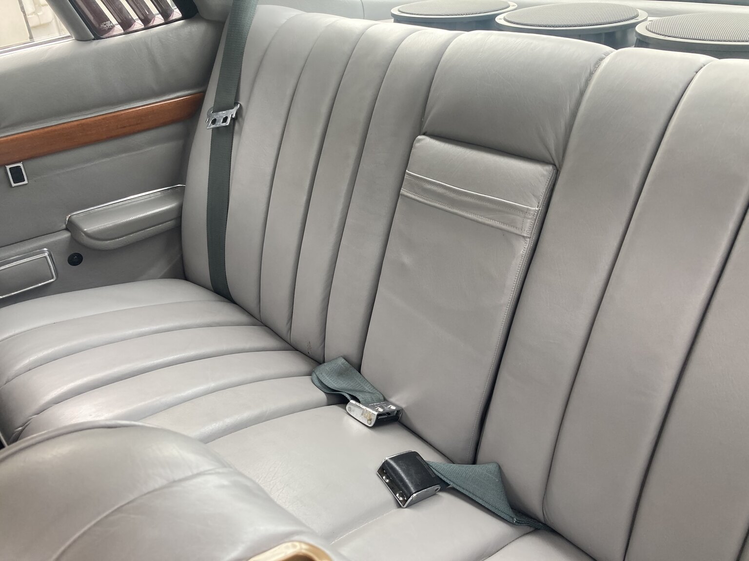 Interior image of 1973 Mercedes-Benz 450 SLC (14)