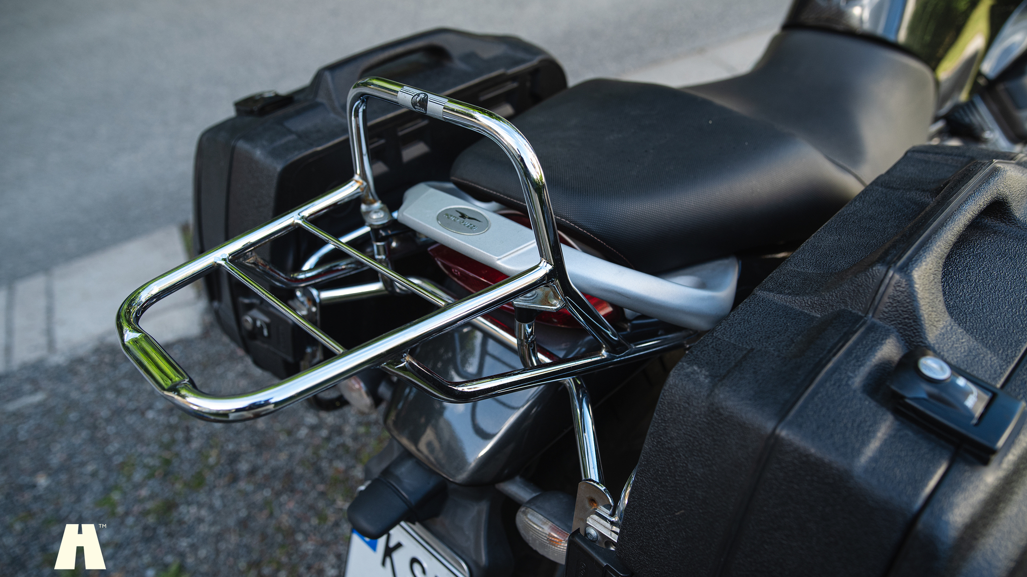 Exteriörbild på 2005 Moto Guzzi Breva 750i