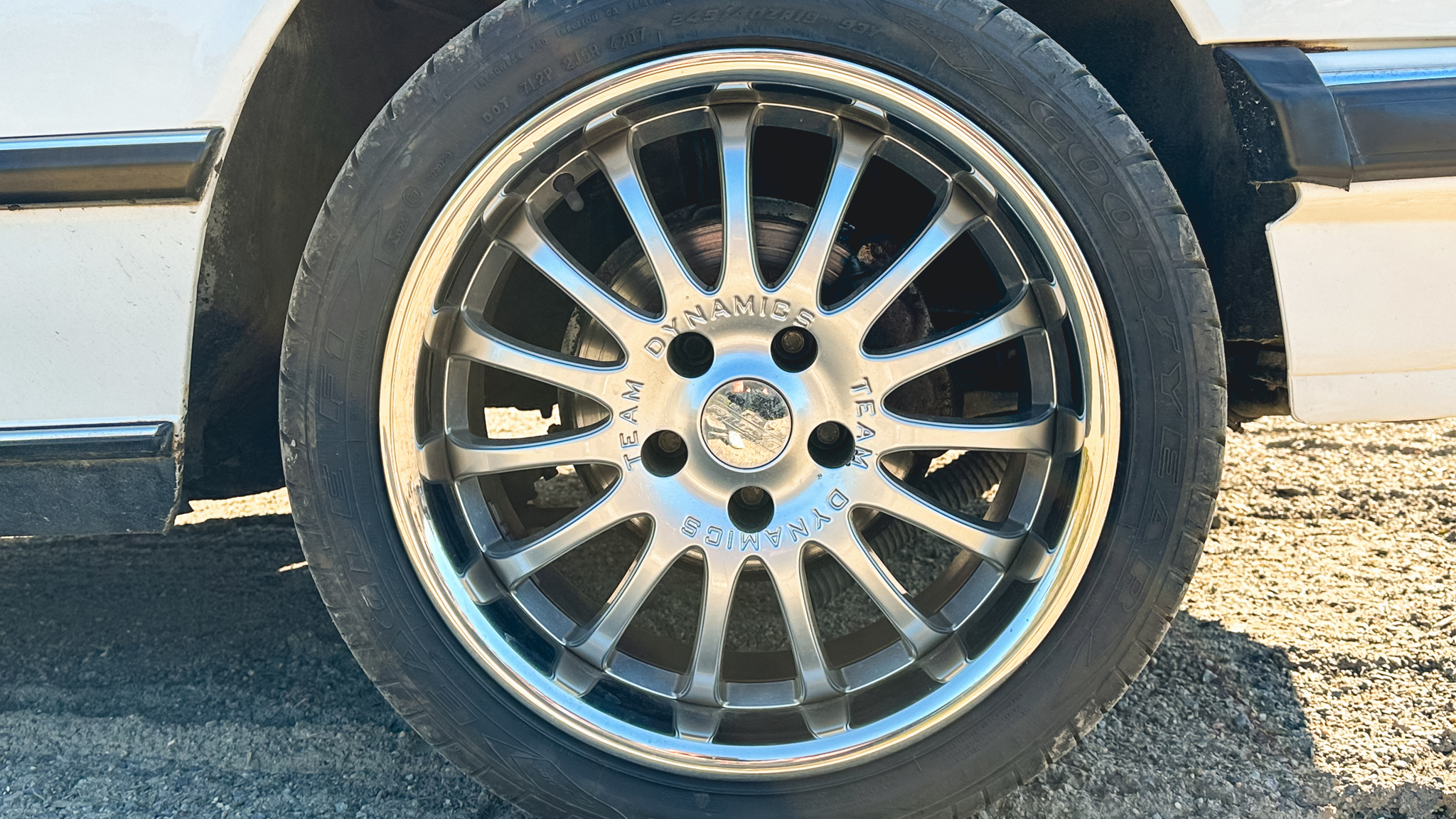 Exteriörbild på 1984 BMW 745i Executive Automat