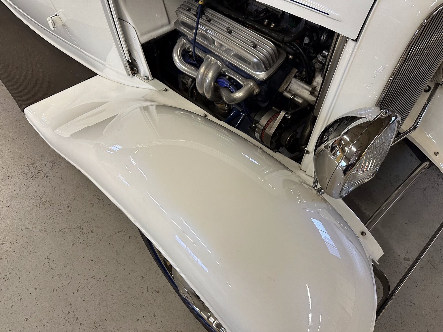 Exterior image of 1932 Custom Ford Rod White Ice