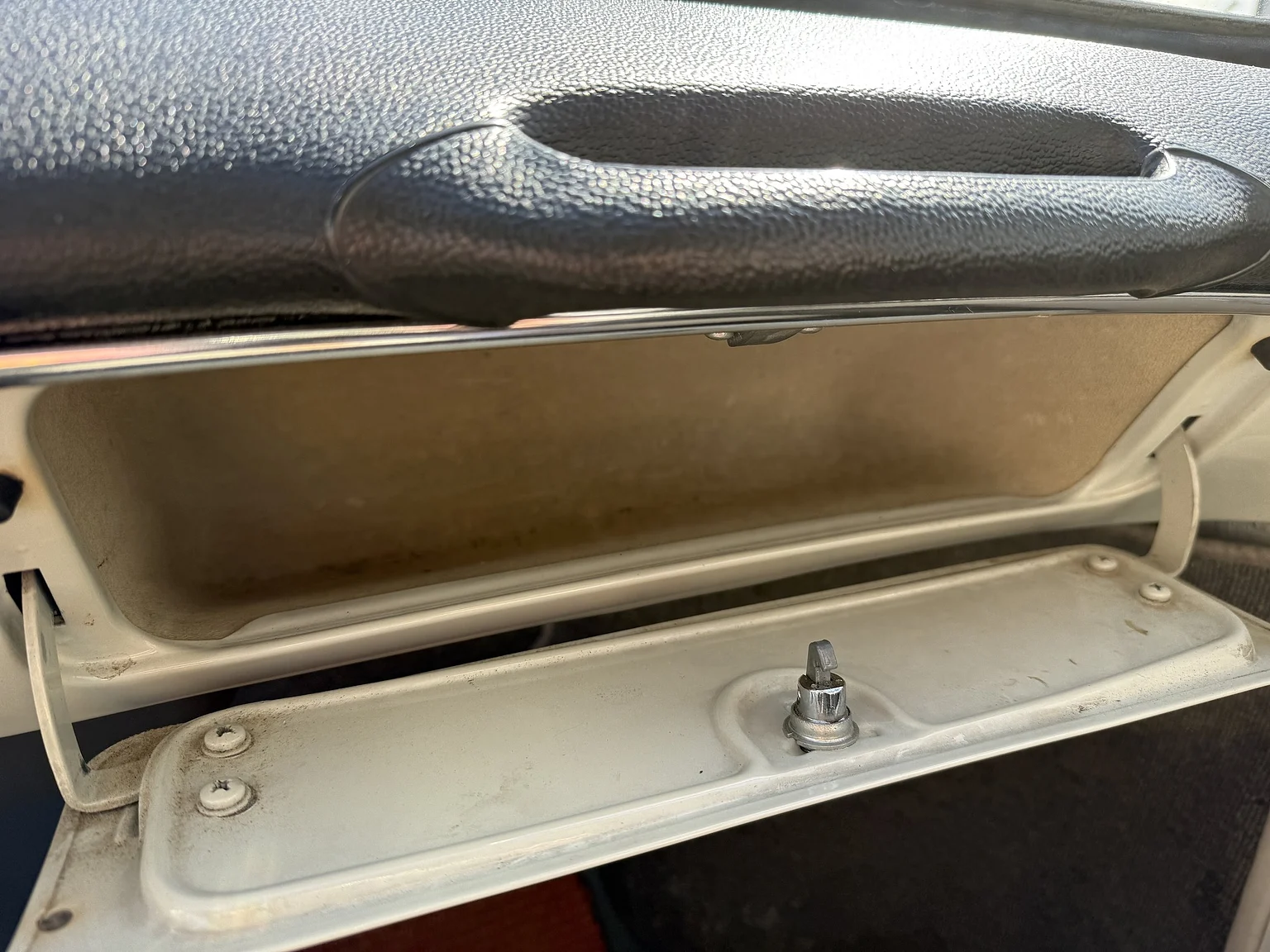 Innenraumfoto von 1965 Volkswagen 1500 Limousine 311 Notchback (39)