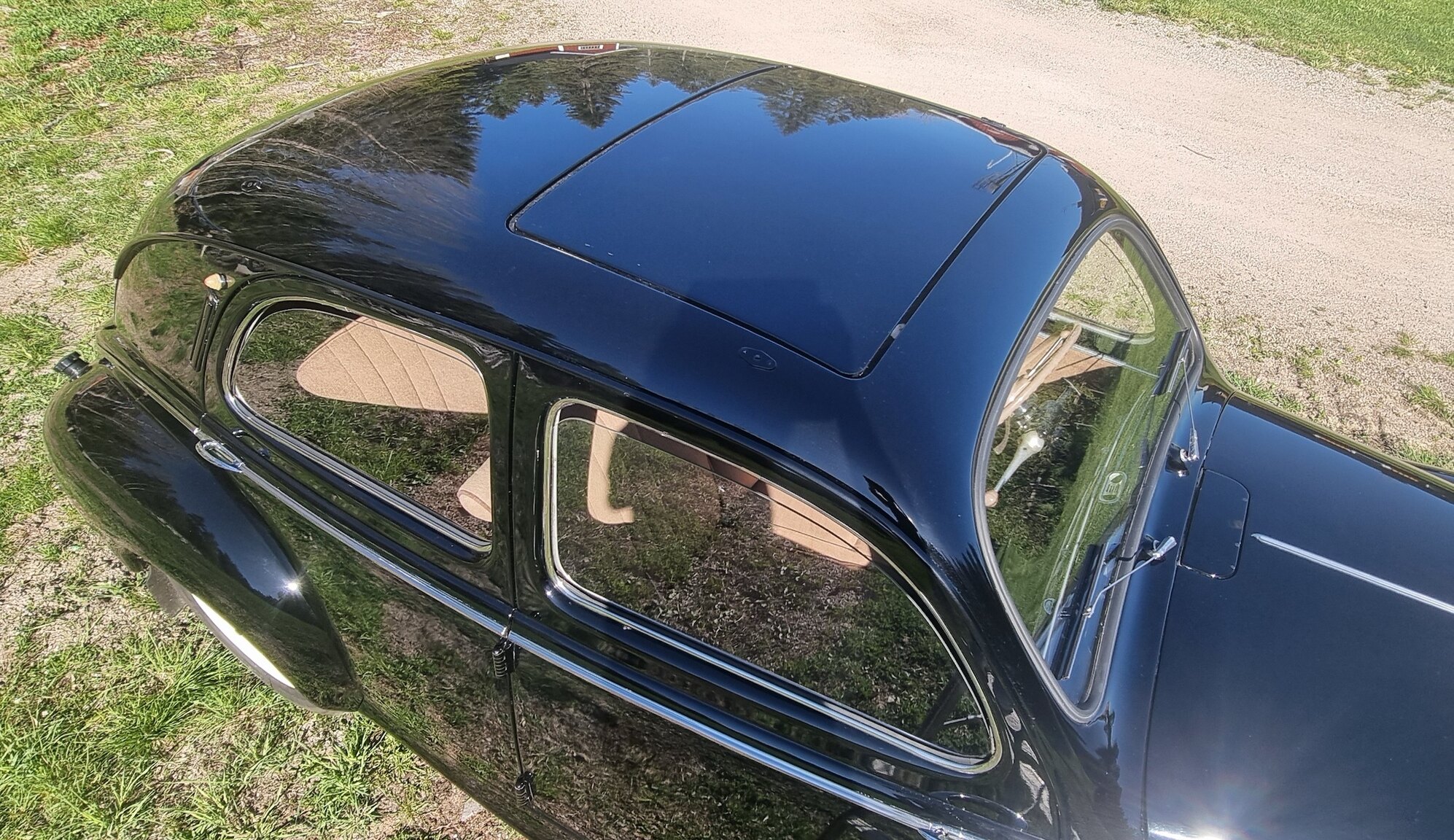 Exterior image of 1951 Peugeot 203 De Luxe