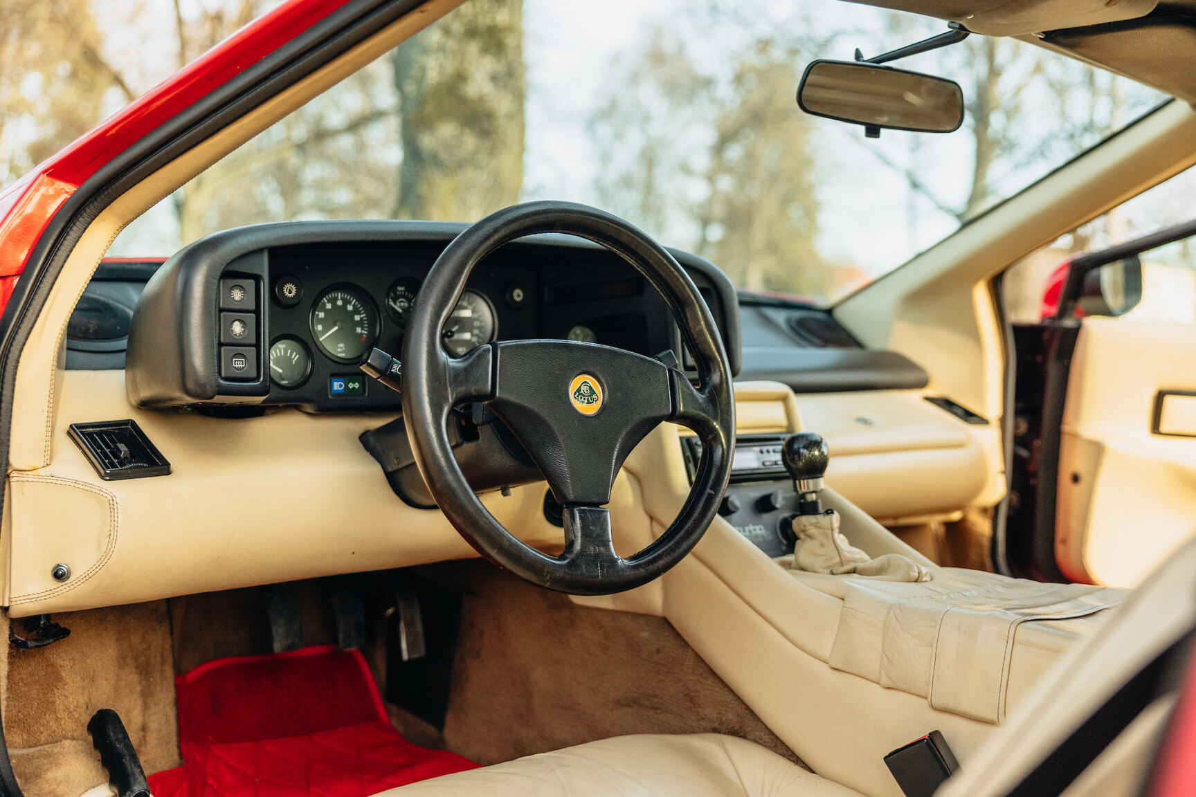 Interior image of 1989 Lotus Esprit Turbo 