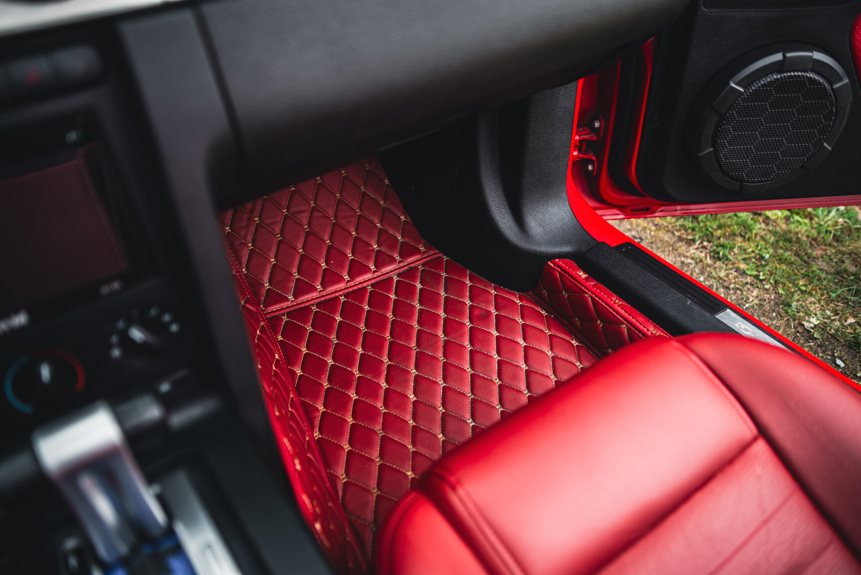 Interior image of 2009 Ford Mustang V8 GT Convertible