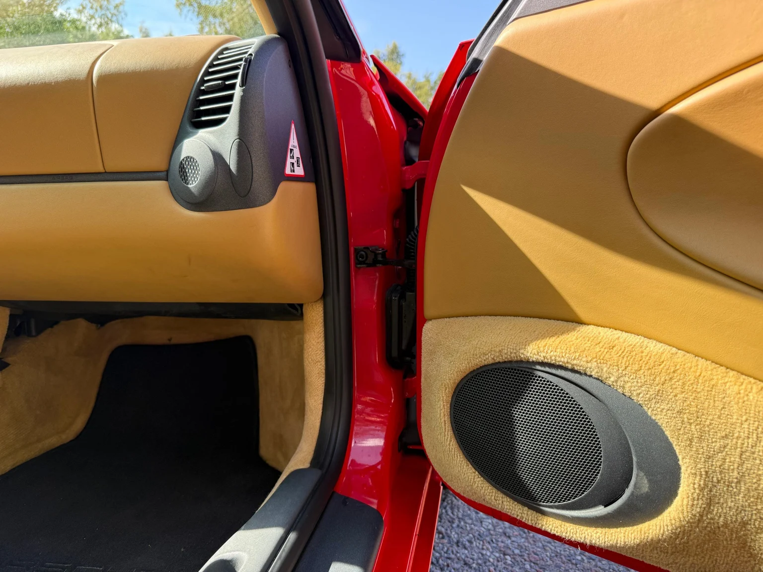 Innenraumfoto von 1998 Porsche 911 Carrera (37)