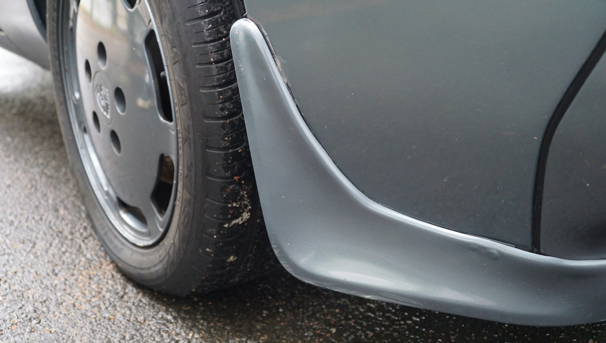 Exterior image of 1983 Porsche 928S (94)