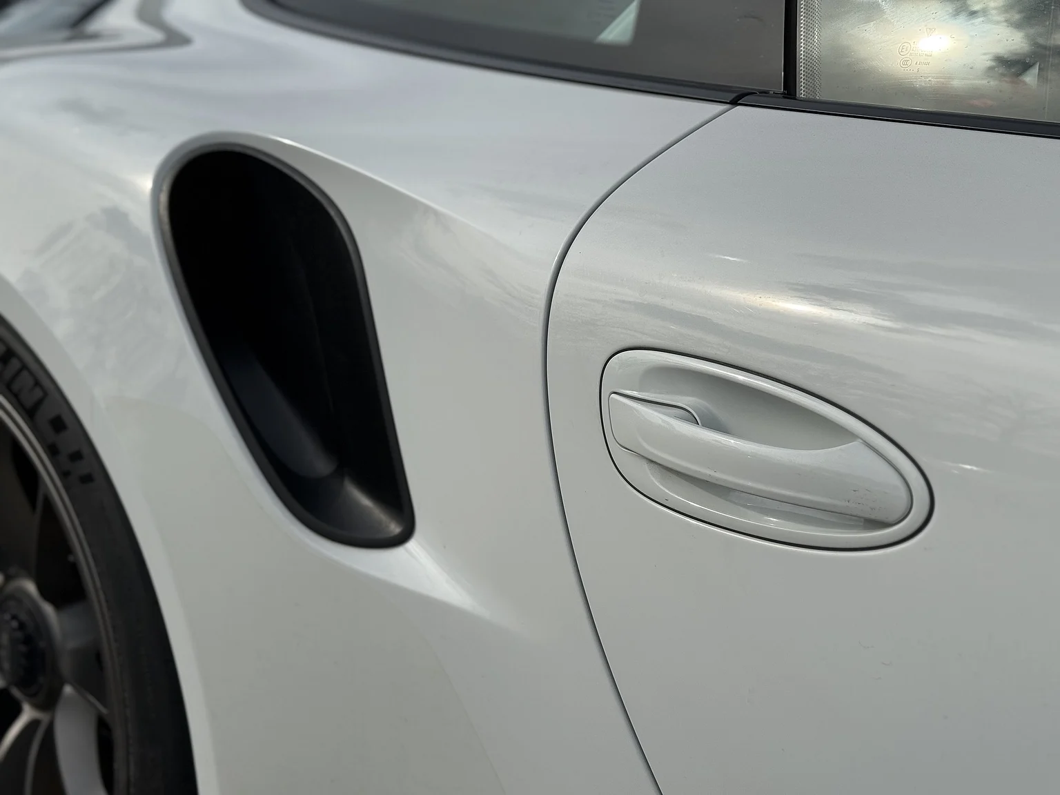 Exteriörbild på 2016 Porsche 911 GT3 RS (60)