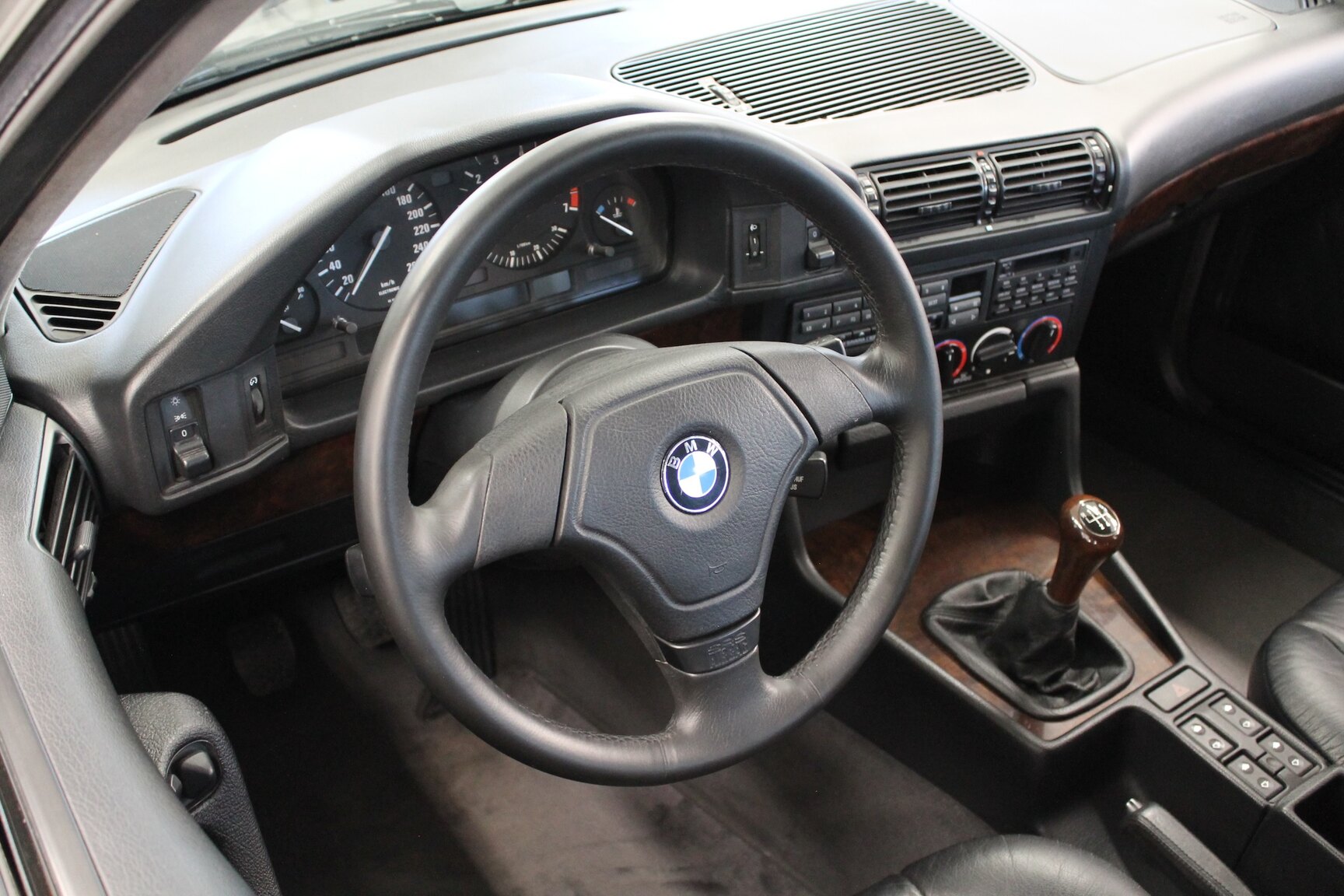 Interiörbild 1996 BMW 540i Touring "No Reserve Auction"