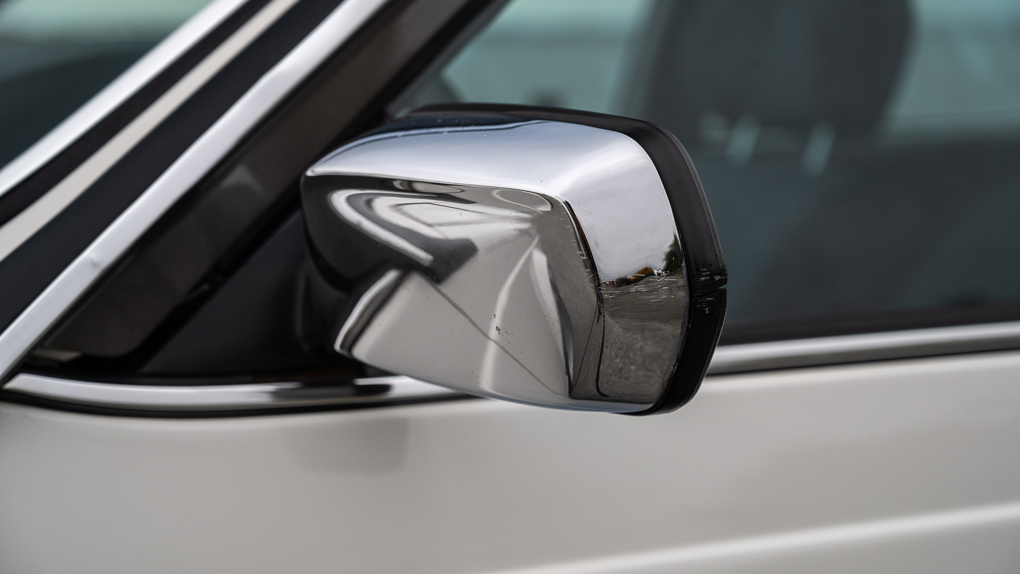 Exterior image of 1983 BMW 635 CSi