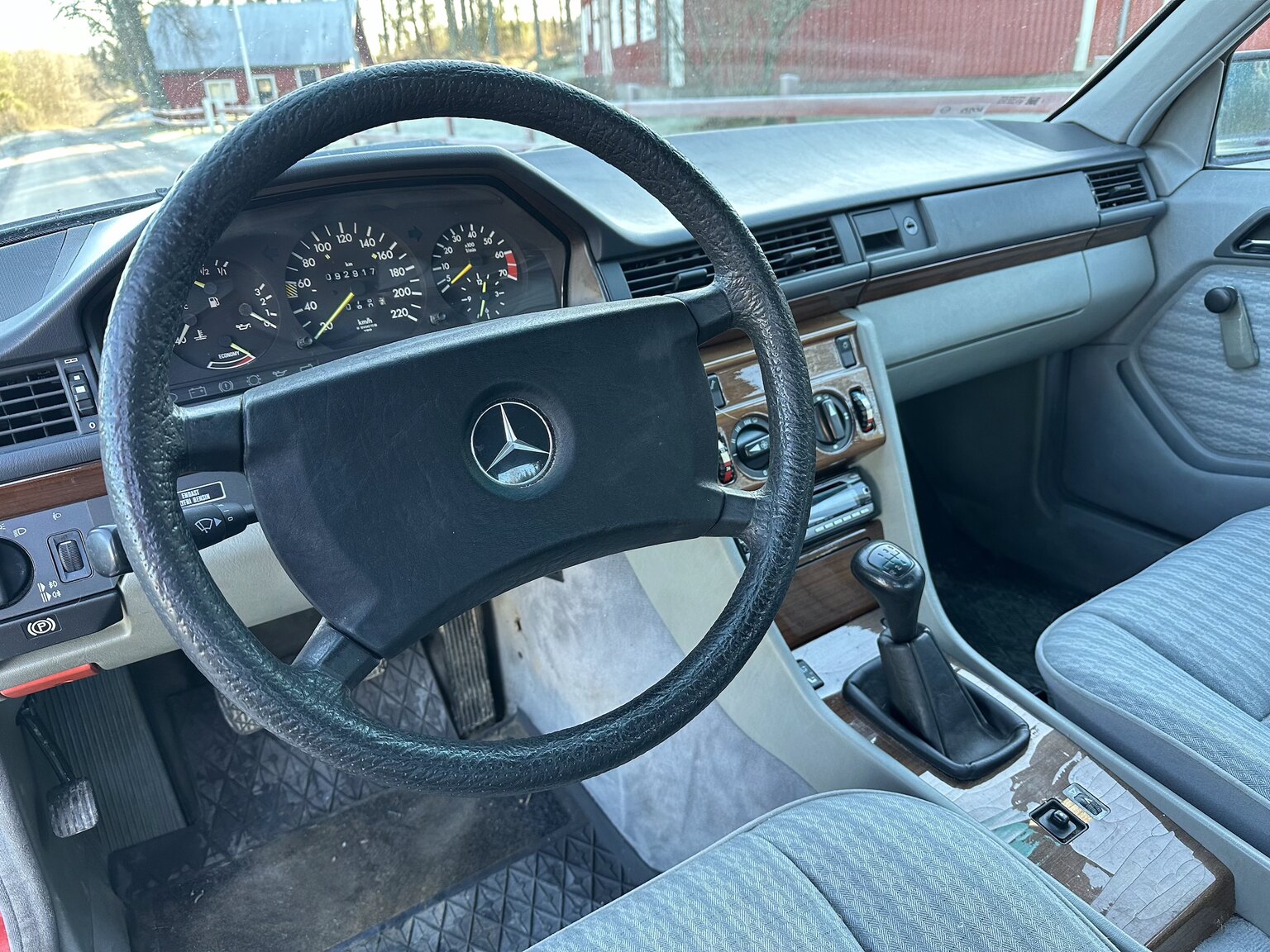Interiörbild 1990 Mercedes-Benz 200 E