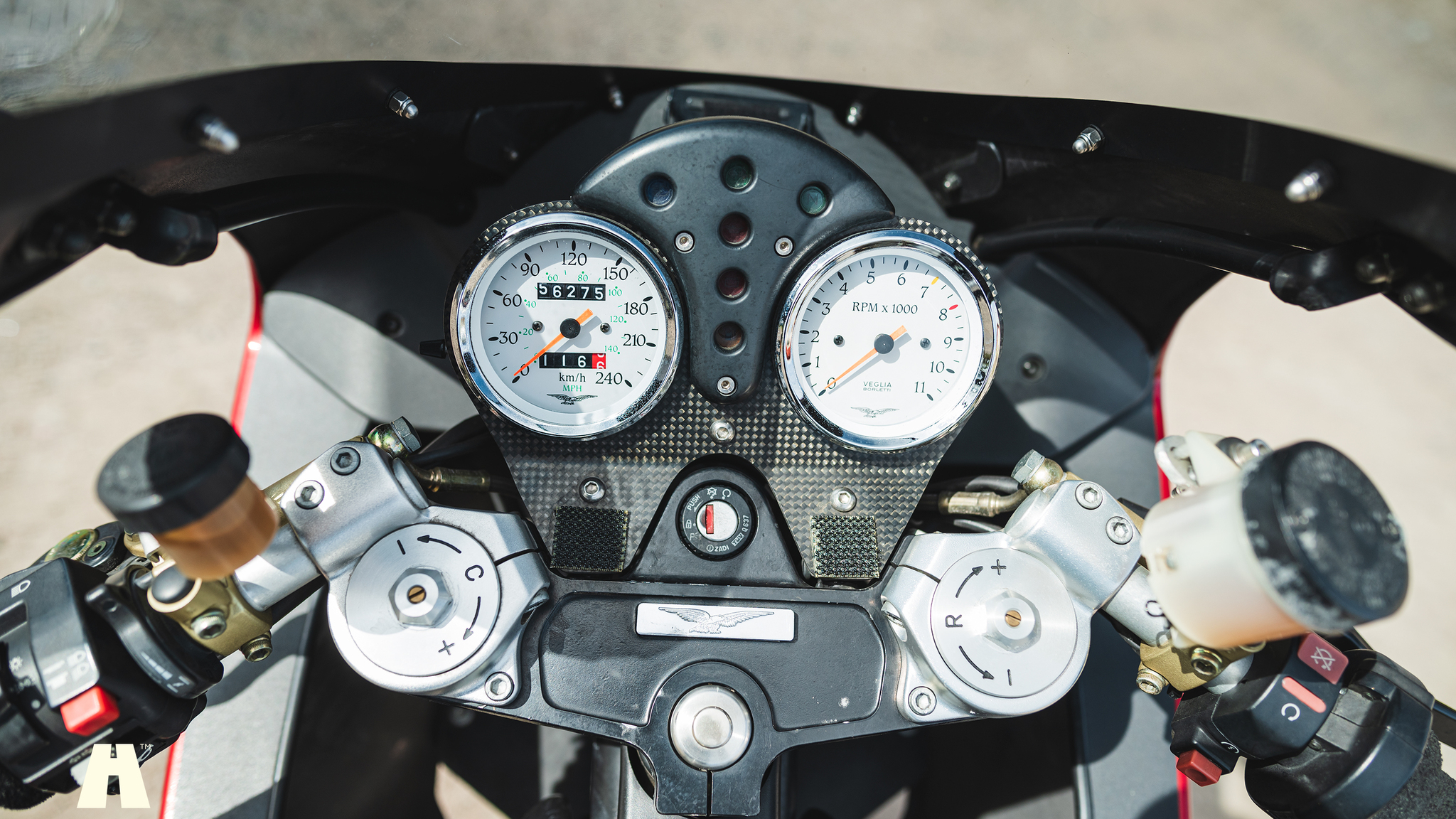 Exterior image of 2002 Moto Guzzi V11 Le Mans (61)