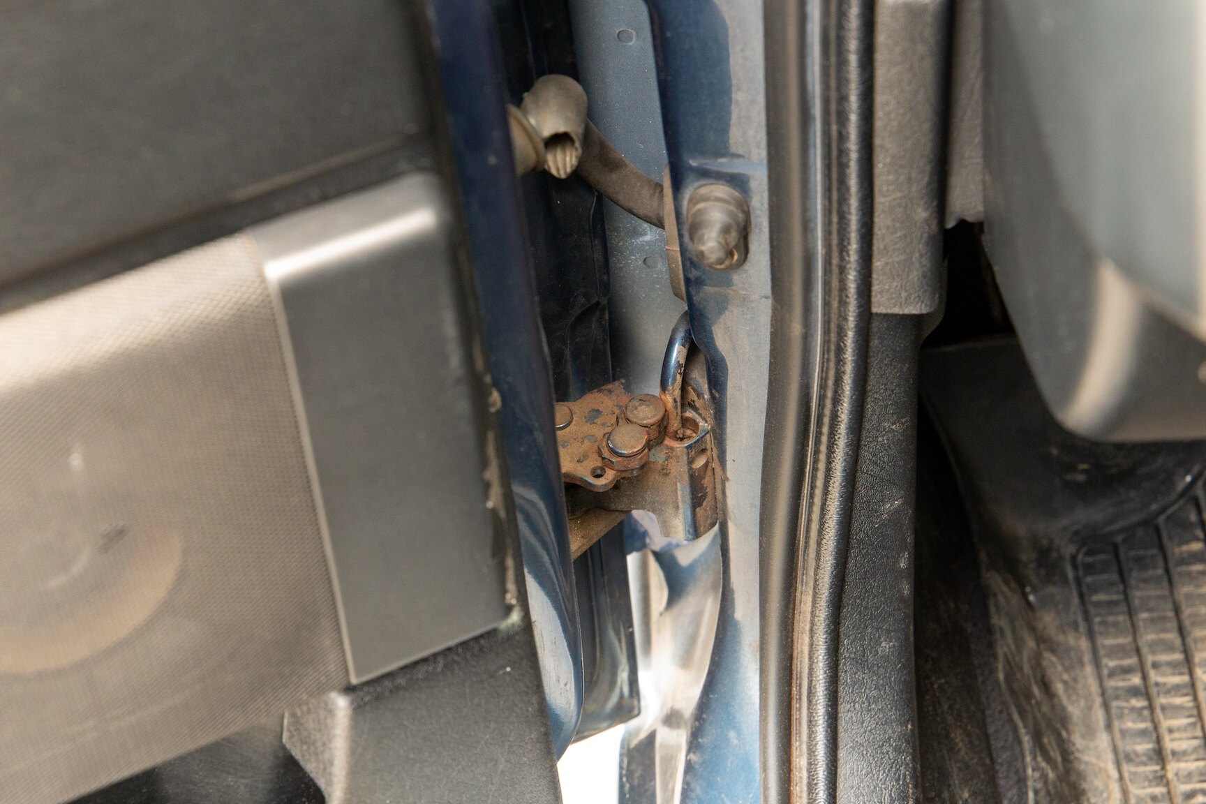 Interior image of 1990 Volvo 745 Turbo (31)