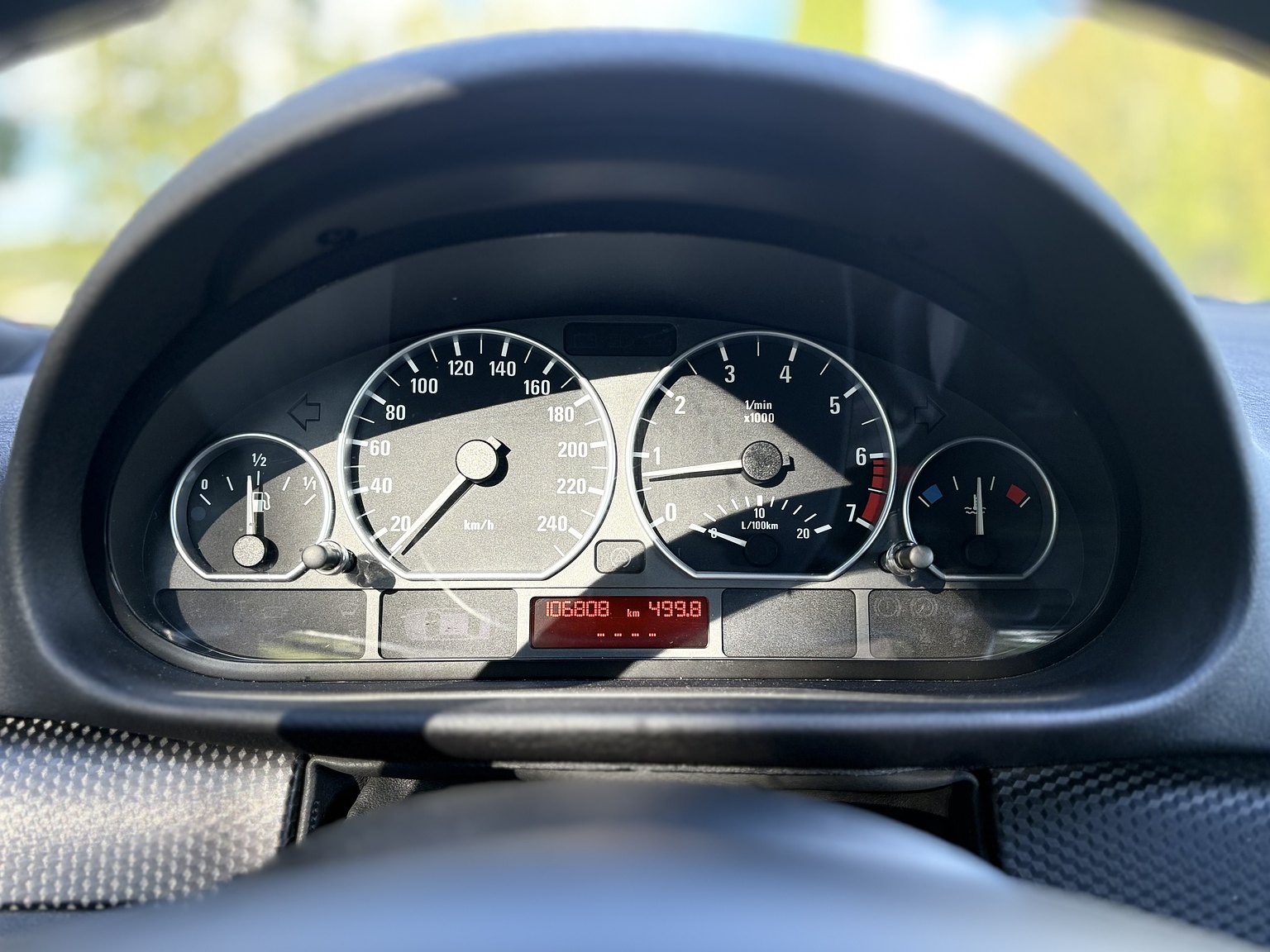 Interior image of 2003 BMW 330i