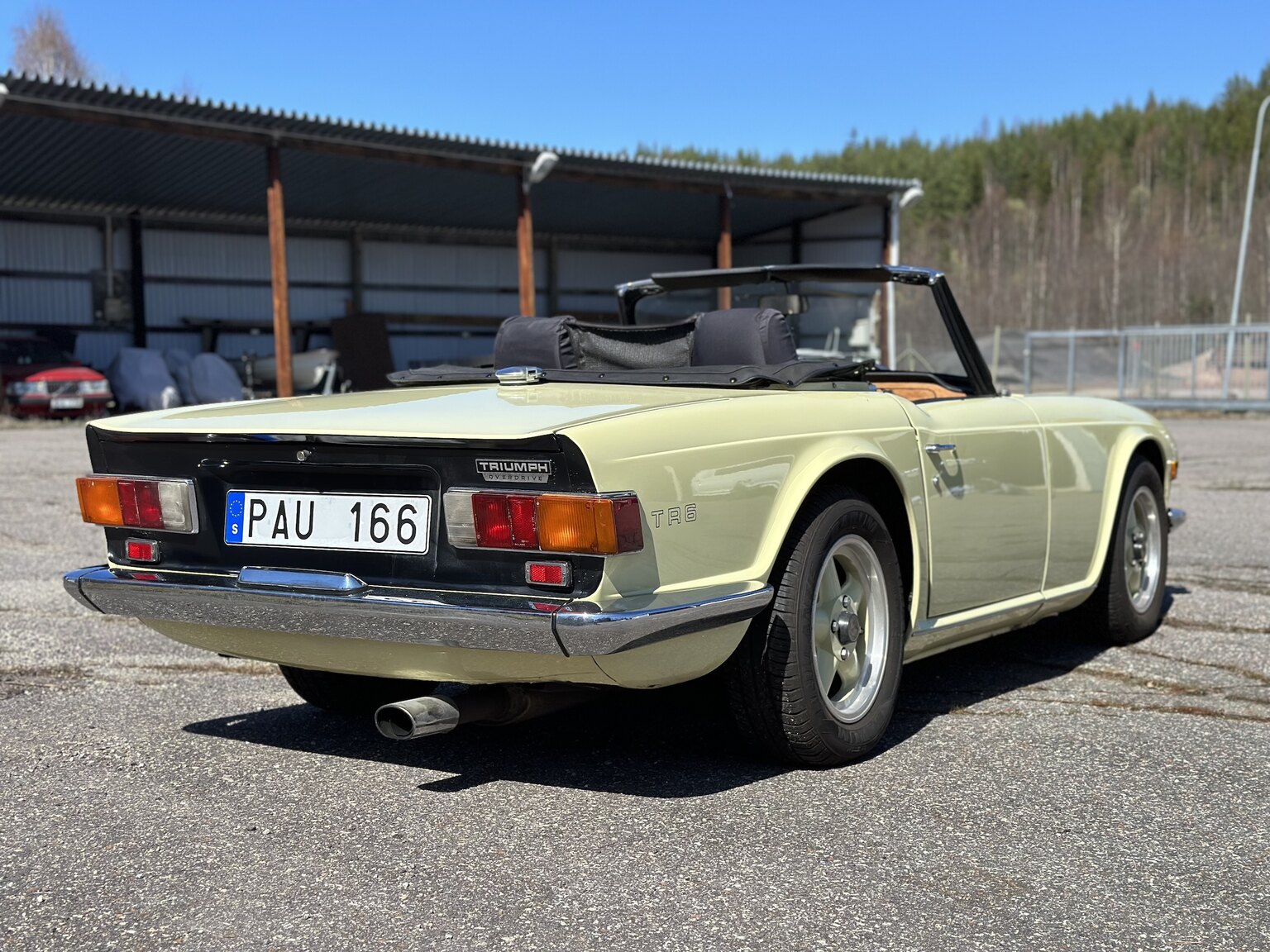 Exteriörbild på 1971 Triumph TR6 (19)