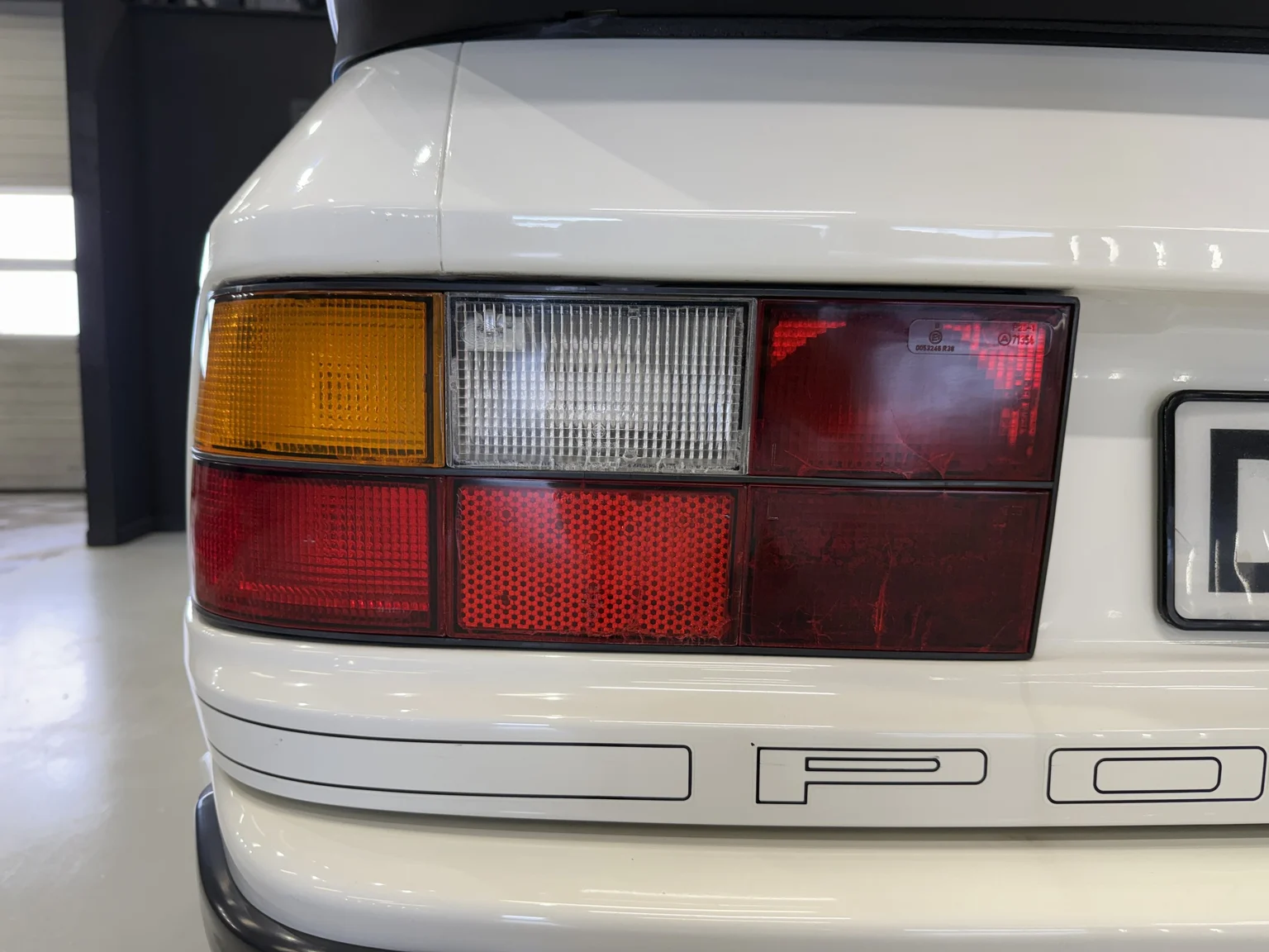 Exteriörbild på 1989 Porsche 944 2.7 (40)