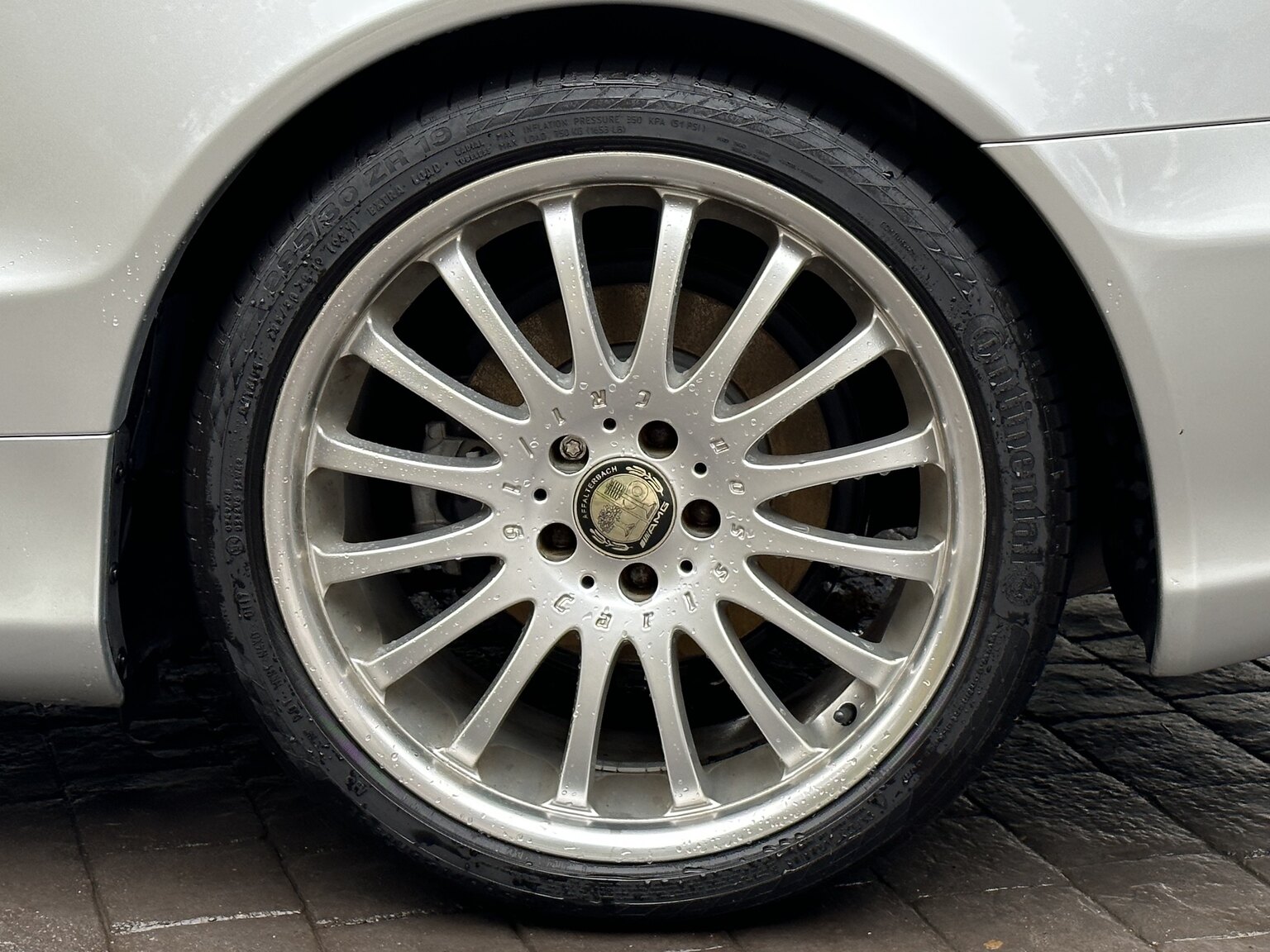 Exteriörbild på 2005 Mercedes-Benz SL 350