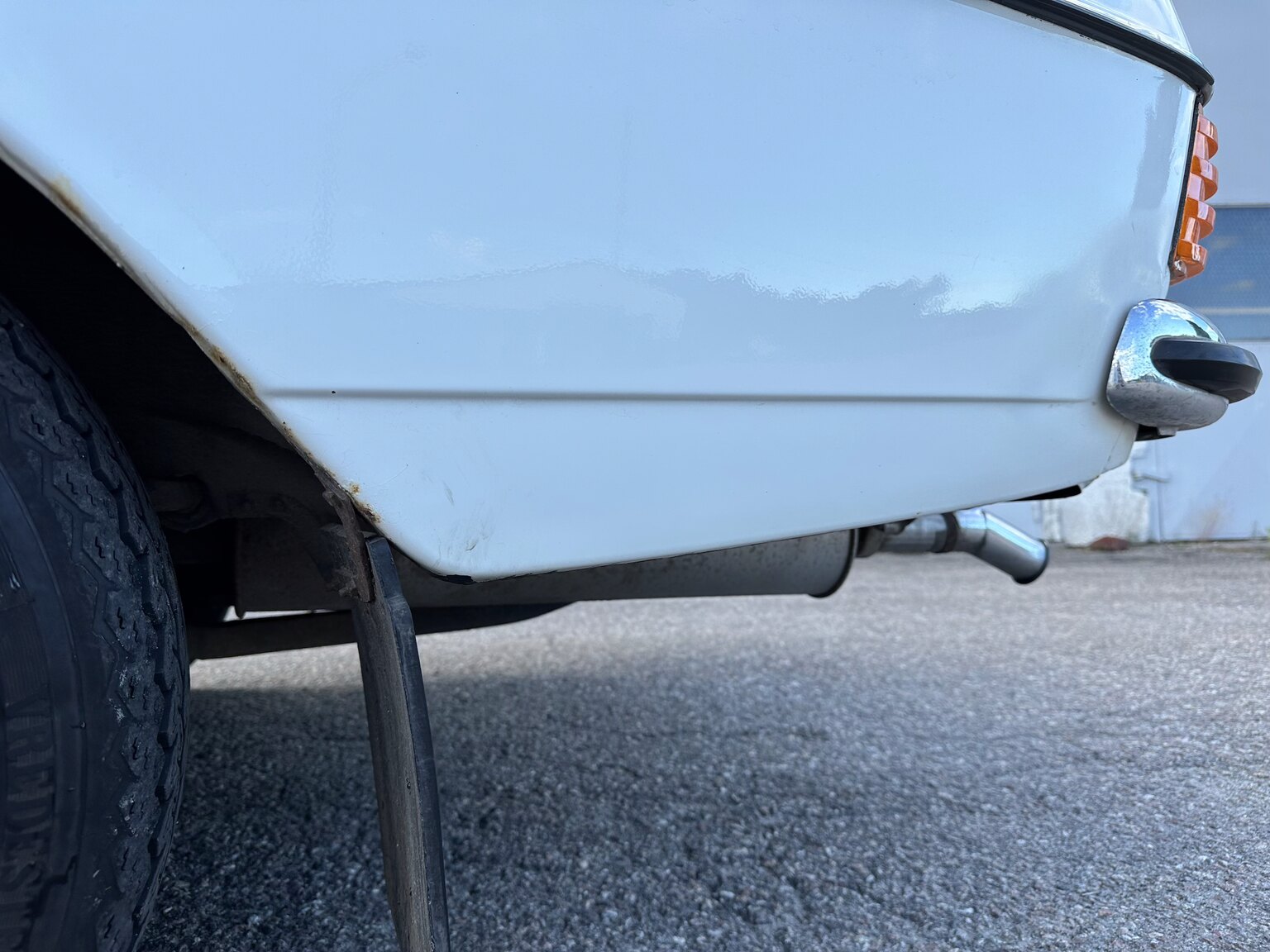 Exteriörbild på 1975 Mercedes Benz 200