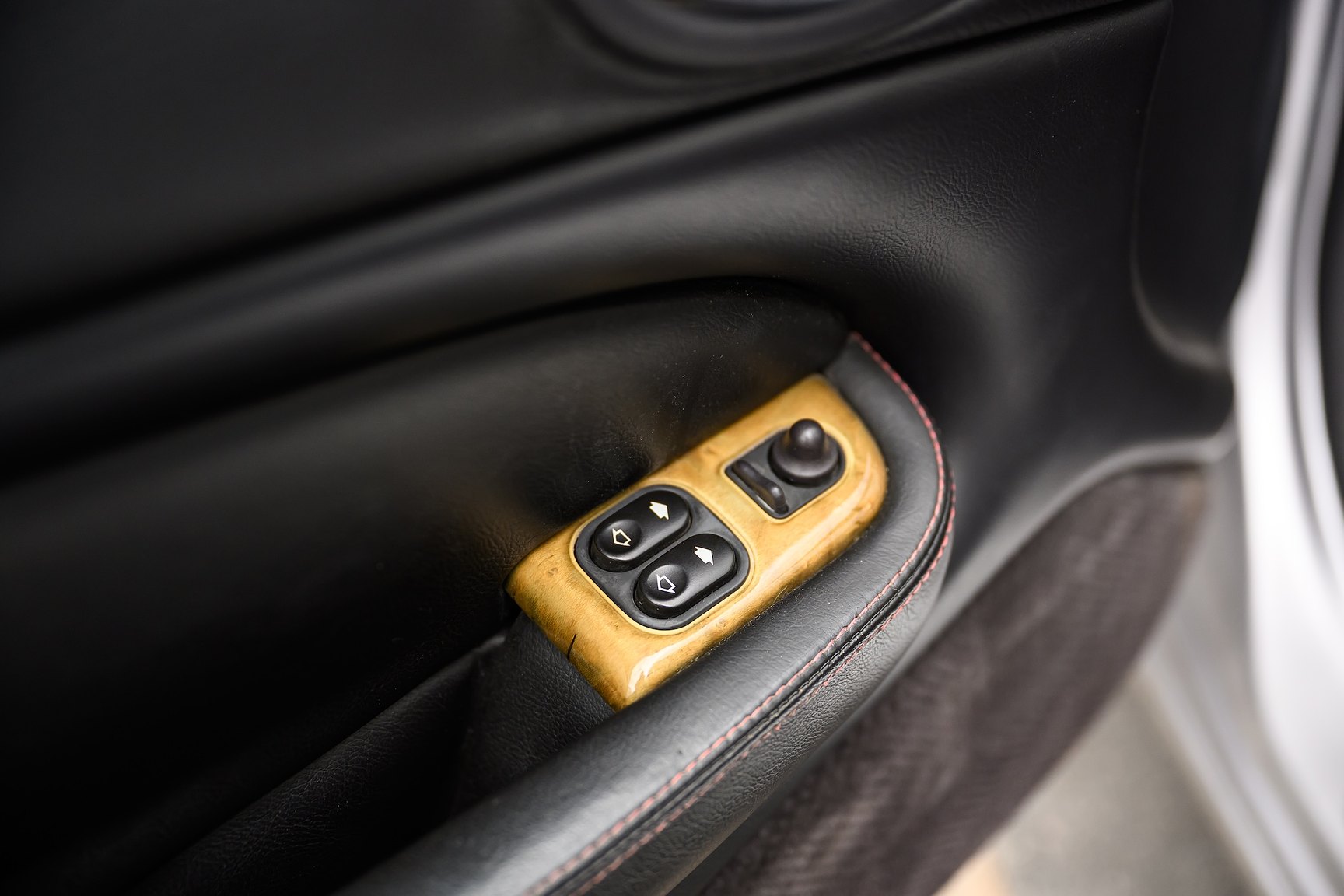 Interior image of 2001 Jaguar XKR Silverstone