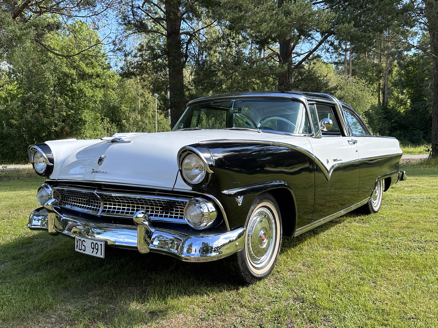 Exteriörbild på 1955 Ford Fairlane Crown Victoria