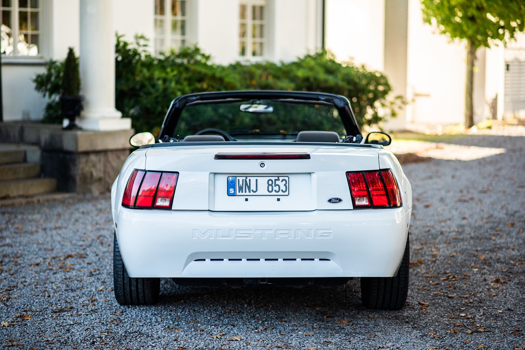 Exteriörbild på 2000 Ford Mustang Convertible 3.8 V6 Automat