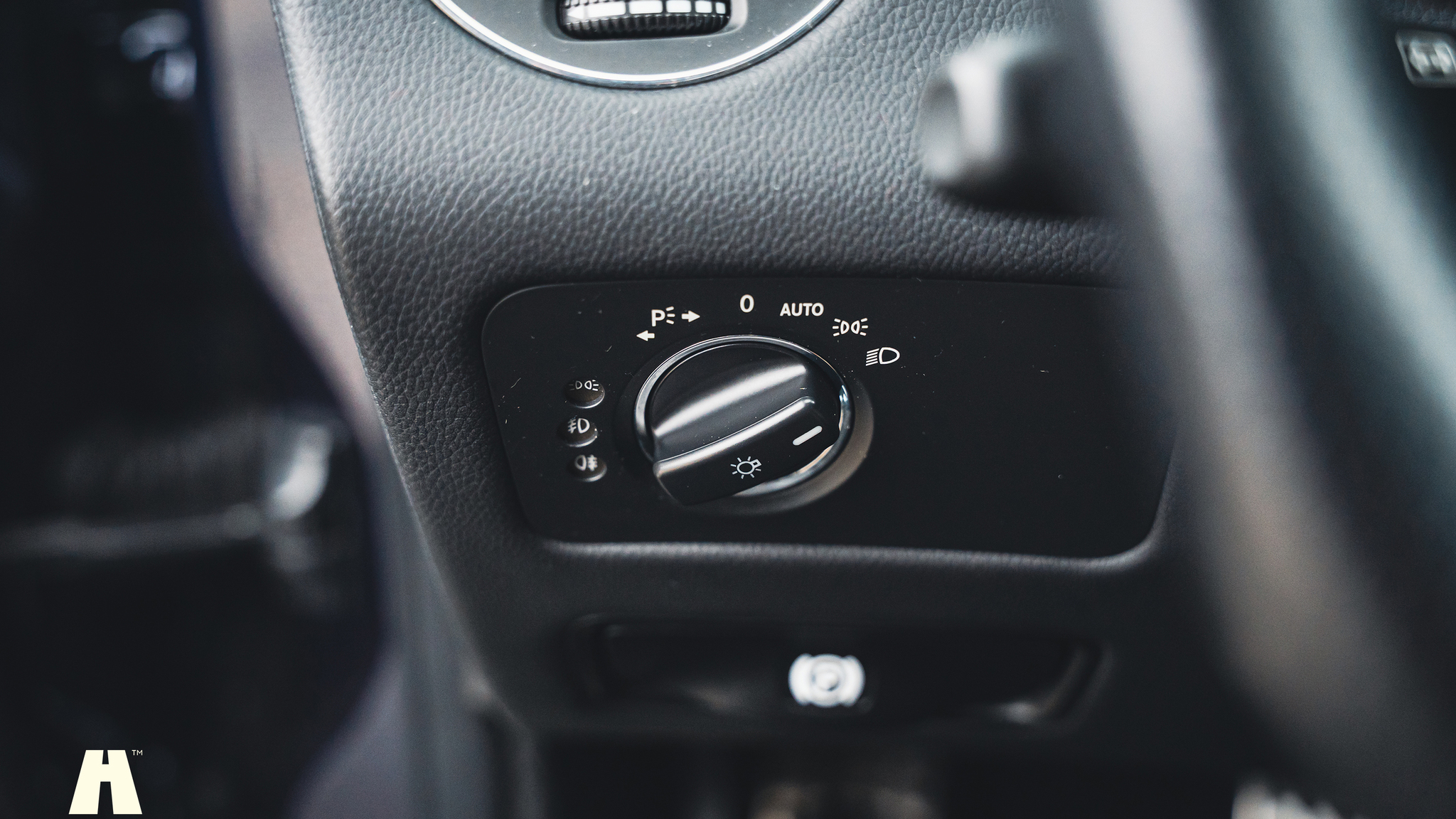 Interiörbild 2008 Mercedes-Benz CLS 63 AMG (34)