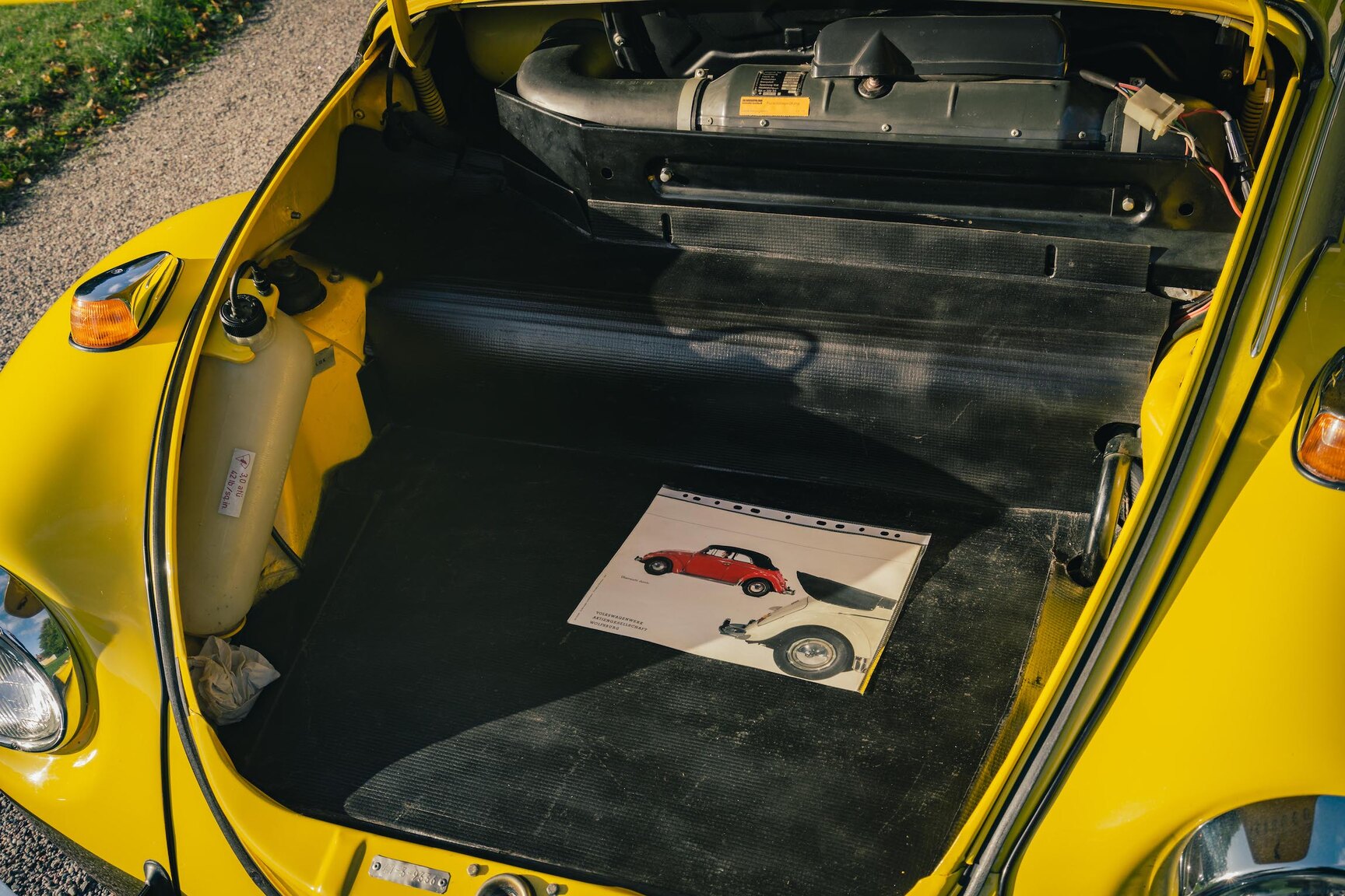 Innenraumfoto von 1973 Volkswagen Bubbla Karmann 1303 LS (42)