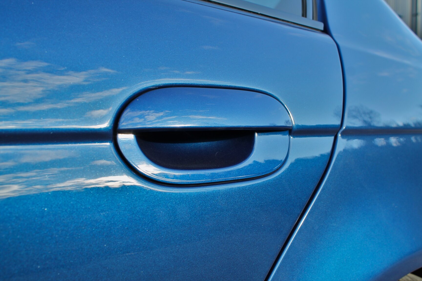 Exterior image of 2003 BMW M5