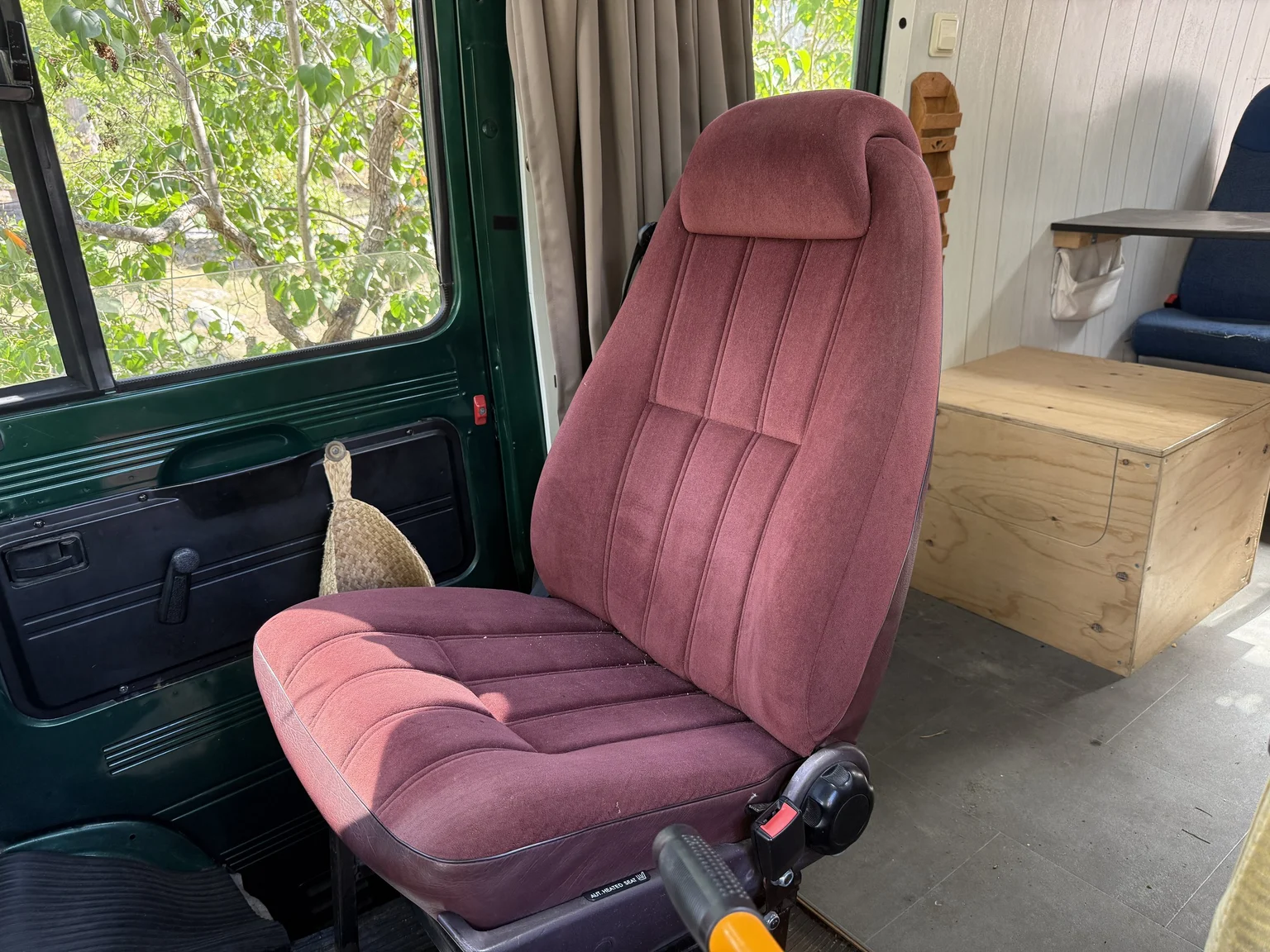 Innenraumfoto von 1979 Mercedes-Benz L 508 DGE Skåpbil (21)