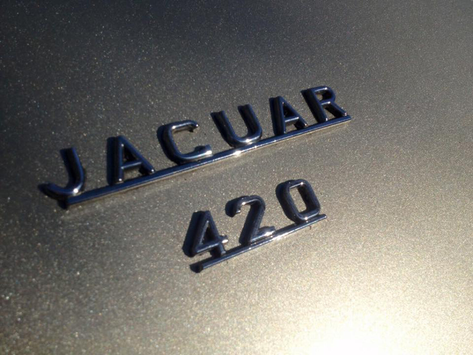 Exterior image of 1968 Jaguar 420 4.2 XK Manuell 