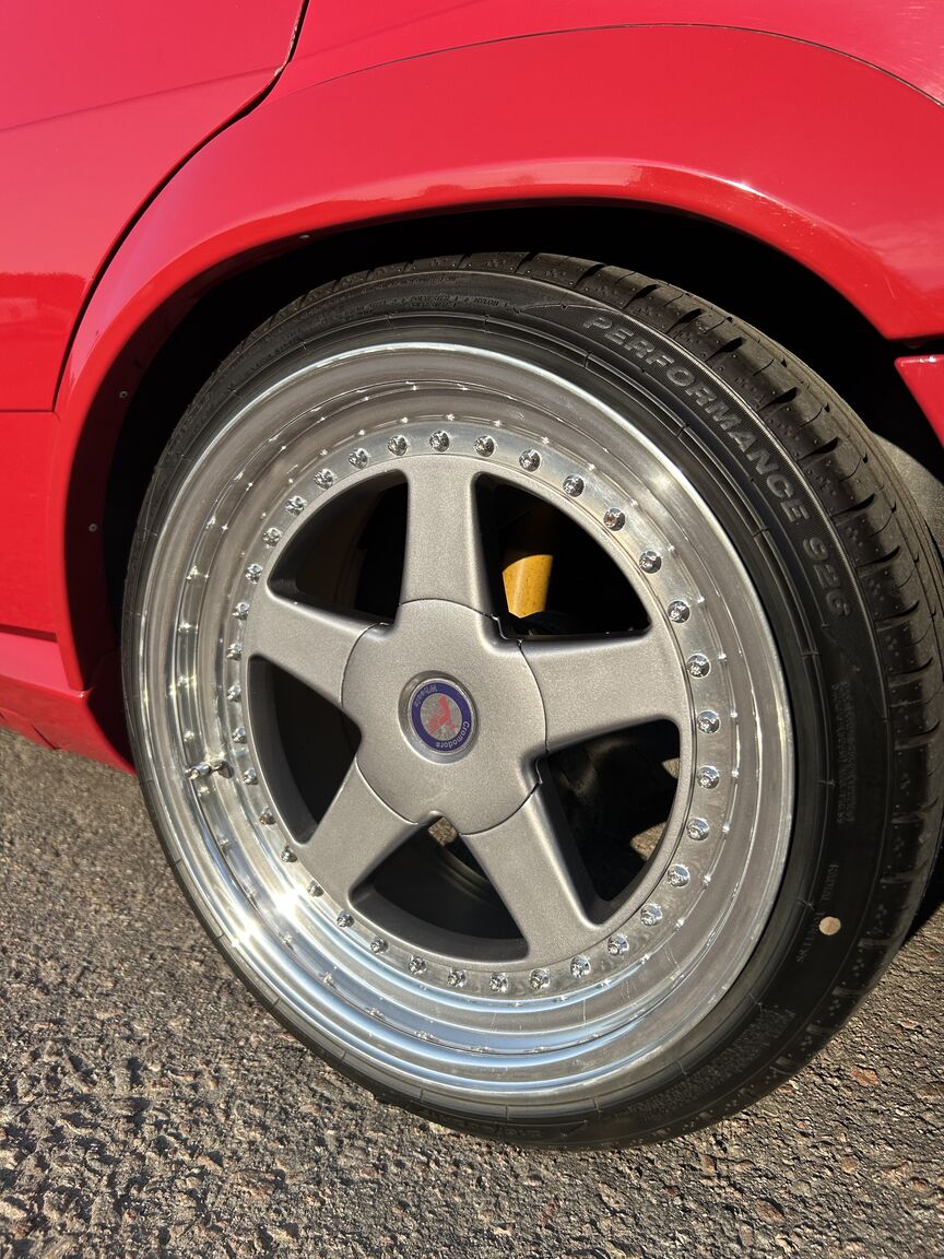 Exterior image of 1988 Alfa Romeo 75 (11)