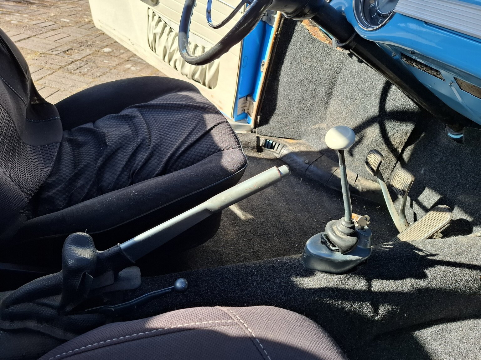 Interiörbild 1966 Volkswagen 1300 Karmann-Ghia