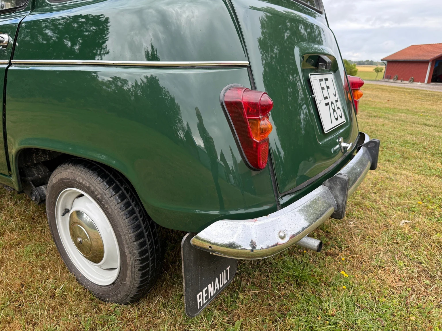 Exterior image of 1970 Renault 4 (29)