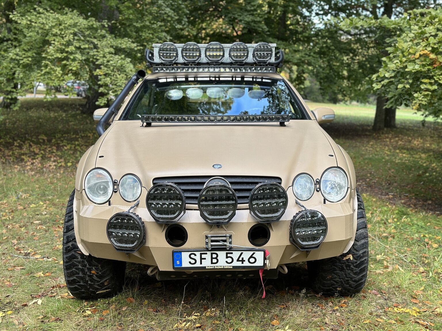 Exterior image of 2001 Mercedes-Benz CL600/ML 55 AMG