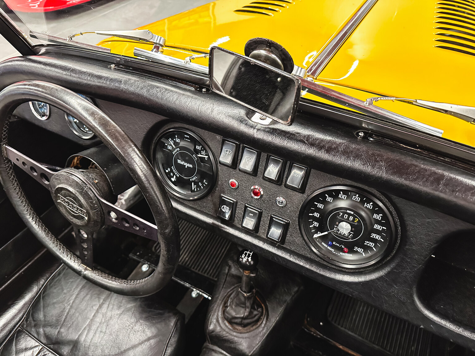 Innenraumfoto von 1974 Morgan +8