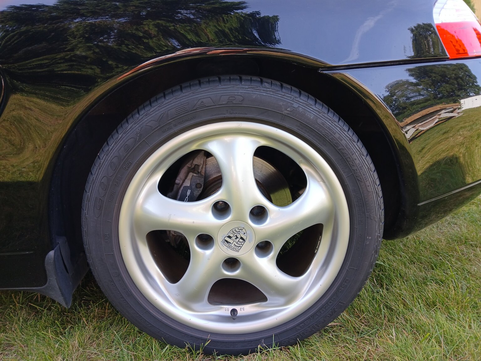 Exteriörbild på 1999 Porsche Boxster