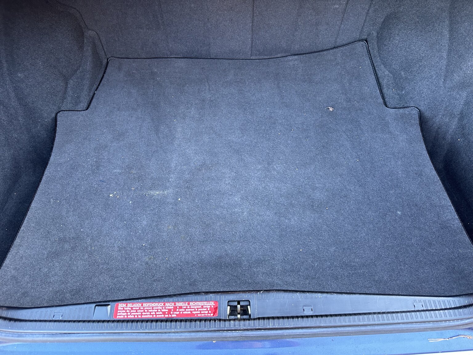 Interior image of 1991 Mercedes-Benz 230 E 