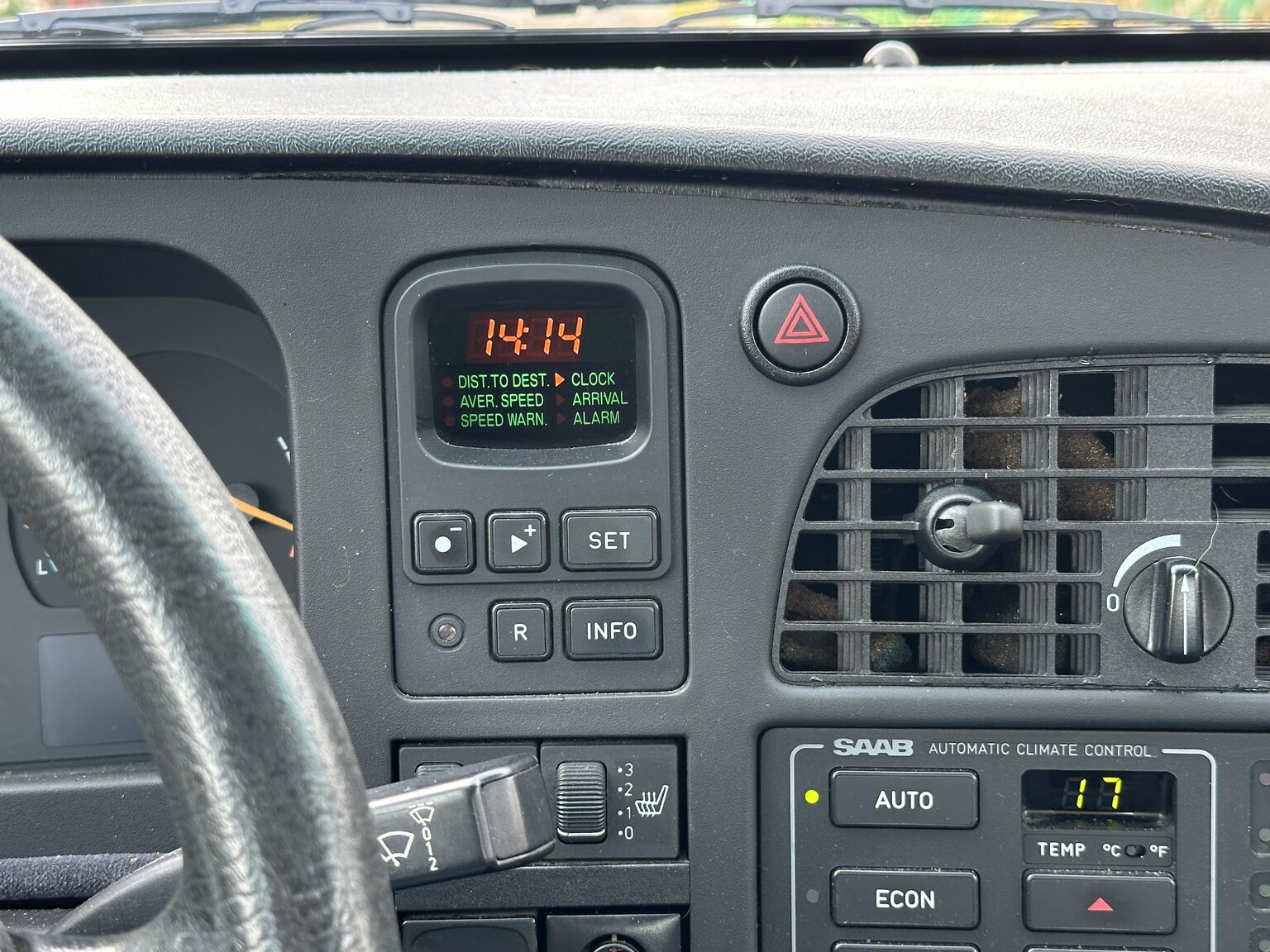 Interior image of 1996 SAAB 9000
